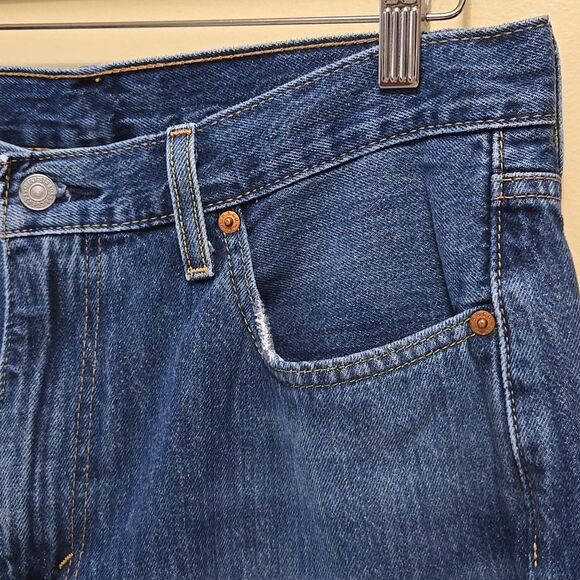 Levi's Men's 469 Loose Fit Jean Shorts 90s Size 33 Ling Inseam 12" Medium Wash - Picture 3 of 15